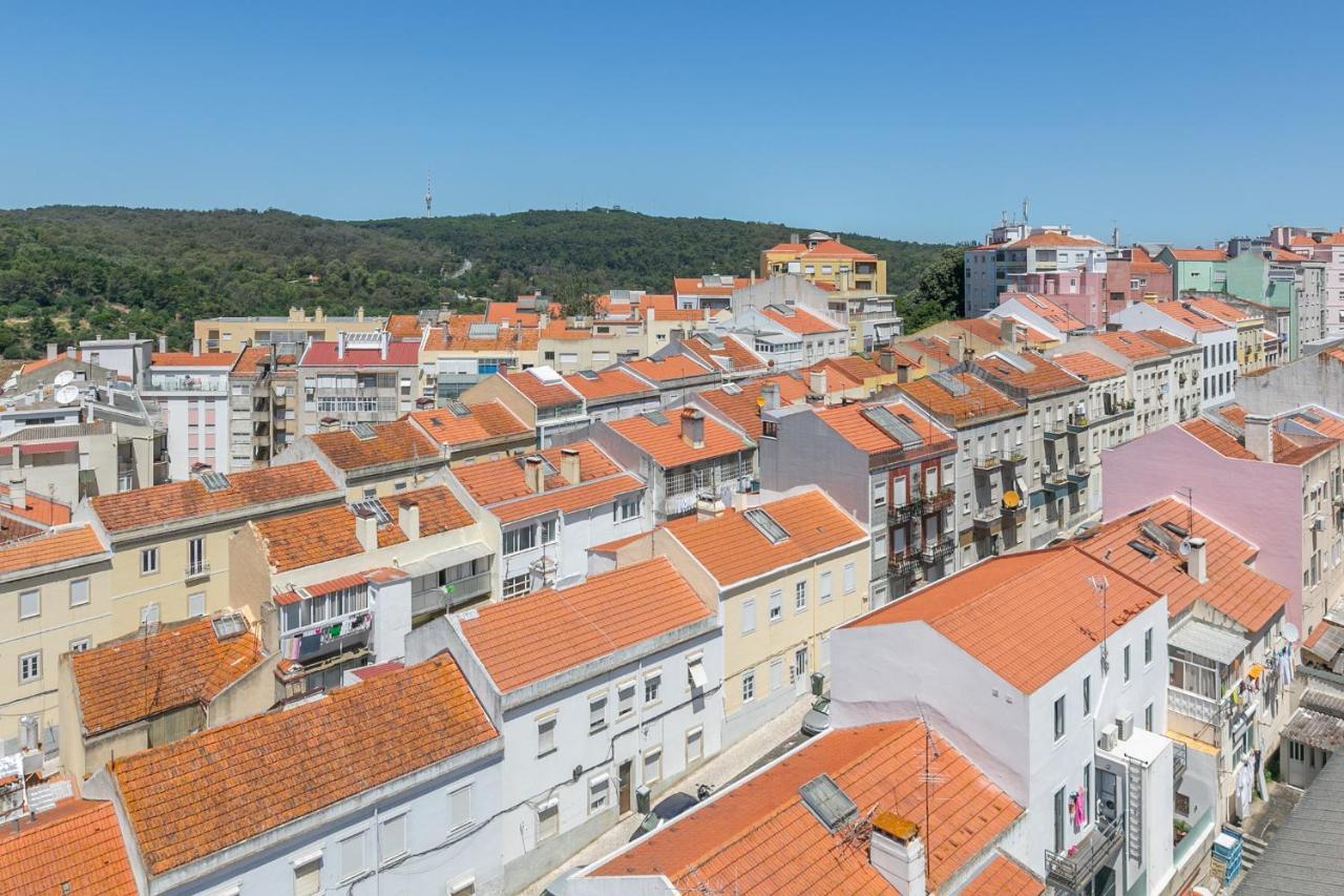 Spacious Apt Campo D'Ourique With Ac Lisbon Exterior photo