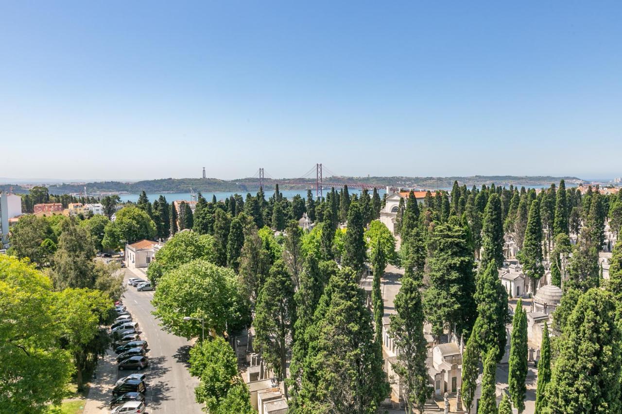 Spacious Apt Campo D'Ourique With Ac Lisbon Exterior photo